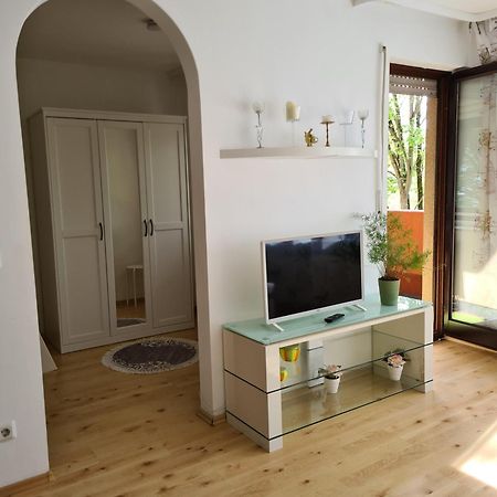Wohnung Am Gruenen, Naehe Stadtzentrum Und Hauptbahnhof, Wlan Inklusive Fürth Esterno foto