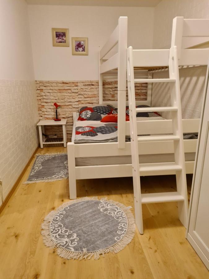 Wohnung Am Gruenen, Naehe Stadtzentrum Und Hauptbahnhof, Wlan Inklusive Fürth Esterno foto